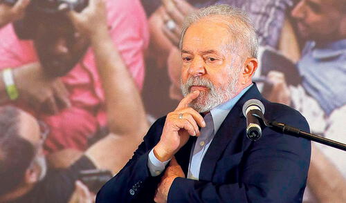 Voz. Líder instó al pueblo brasilero a vacunarse y no seguir las recomendaciones sanitarias. Foto: AFP