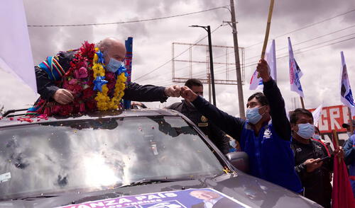 Candidato a la presidencia llegó a Puno como parte de su gira. Foto: Facebook/Hernando de Soto