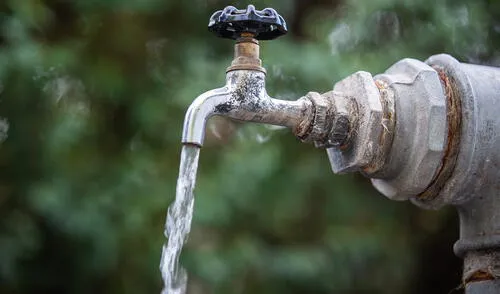 Las principales fuentes del recurso hídrico en nuestro país son los más de 1.000 ríos, sus 12.000 lagunas, glaciares y acuíferos, pero la problemática para el acceso y gestión del agua es compleja. Foto: difusión