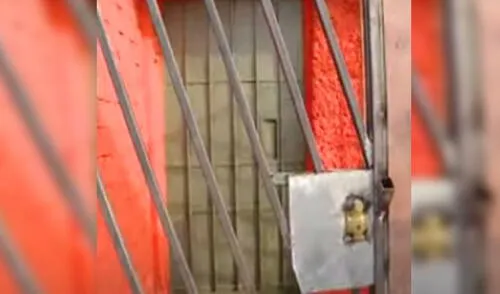 Miembros de la familia afirmaron que entraron al predio al verlo abandonado. Foto: captura de Panamericana