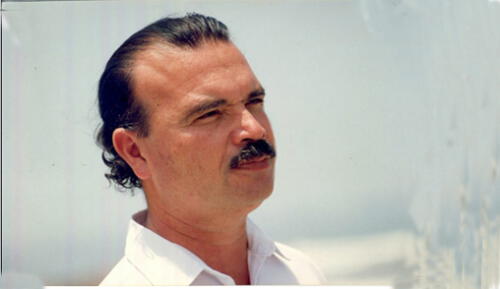 El poeta Julio Nelson, entre otros libros, ha publicado Caminos de la monta.