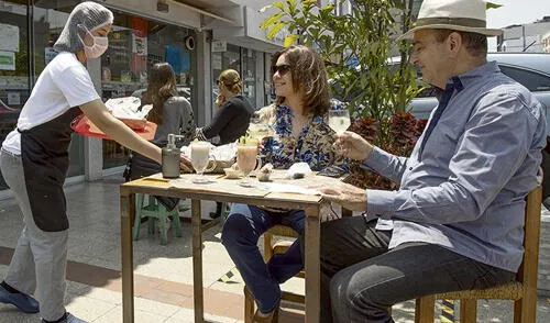 Restaurantes pueden operar con aforo ilimitado en espacios abiertos. Foto: Difusión Restaurantes pueden operar con aforo ilimitado en espacios abiertos. Foto: Difusión