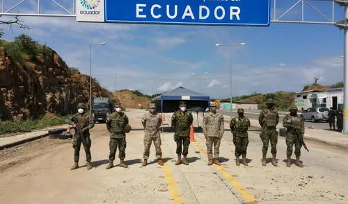 Militares peruanos cumplen labor en la línea de frontera. Foto: difusión