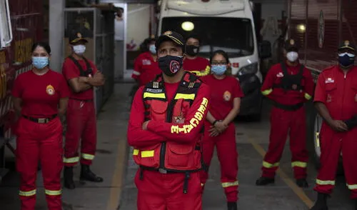 Capitán Juan Antonio Solano junto con algunos miembros de la Compañía Puente Piedra 150. Casi todo su equipo se contagió. Foto: Jorge Cerdán. Capitán Juan Antonio Solano junto con algunos miembros de la Compañía Puente Piedra 150. Casi todo su equipo se contagió. Foto: Jorge Cerdán.