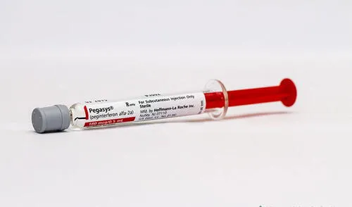 El interferon pegilado alfa-2b se usa en el tratamiento contra la hepatitis B y C. Foto: Pegasys El interferon pegilado alfa-2b se usa en el tratamiento contra la hepatitis B y C. Foto: Pegasys