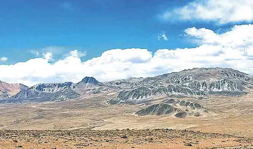 Purupurini. Este volcán está ubicado en Tarata-Tacna. Purupurini. Este volcán está ubicado en Tarata-Tacna.