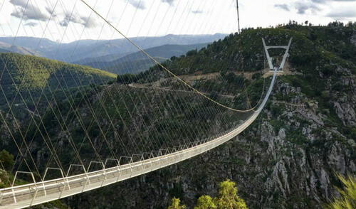 El puente Arouca 516 ha destronado el récord establecido en 2017 por el puente Charles Kuonen en los Alpes suizos, de 494 metros de largo. Foto: Sputnik