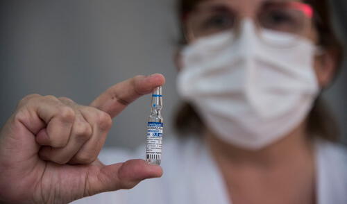 En abril comenzó la producción de la vacuna Sputnik en Argentina. Foto: AFP. En abril comenzó la producción de la vacuna Sputnik en Argentina. Foto: AFP.