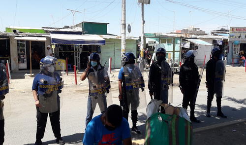 Ambulantes invadían las vías públicas. Foto: La República.