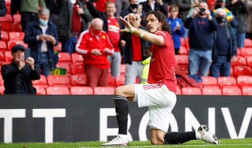 Cavani renovó su contrato con Manchester United y estará una temporada más en la Premier League. Foto: AFP/Phil Noble