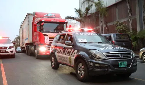 El transporte fue fiscalizado por trabajadores del JNE y con la custodia de la Policía Nacional. Foto: ONPE
