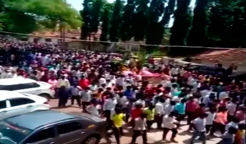 Las autoridades de la India realizan pruebas de detección de casos de COVID-19 tras evento que congregó a cientos de personas. Foto: Agencia ANI