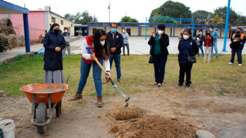 Colocación de la primera piedra de la reconstrucción de la institución educativa El Divino Maestro de Cartavio. Foto: ARCC