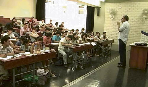 Egresados. Norma promulgada por el Congreso es para universidades públicas y privadas. Foto: difusión