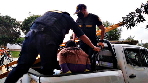 Sujeto acusado de robar dinero fue conducido a la Comisaría de El Alambre. Foto: MPT