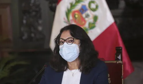 La titular de la PCM afirmó que "el Ministerio de Salud va a colocar un cronograma" para los que deben ser inmunizados el día de las elecciones. Foto: PCM La titular de la PCM afirmó que "el Ministerio de Salud va a colocar un cronograma" para los que deben ser inmunizados el día de las elecciones. Foto: PCM