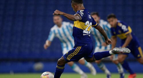 Villa acompañará a Tévez en el ataque de los bosquenses. Foto: AFP Villa acompañará a Tévez en el ataque de los bosquenses. Foto: AFP