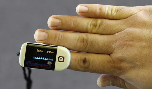 El oxímetro de pulso se ha convertido en un aparato muy requerido por todas las personas en esta pandemia. Foto: difusión El oxímetro de pulso se ha convertido en un aparato muy requerido por todas las personas en esta pandemia. Foto: difusión