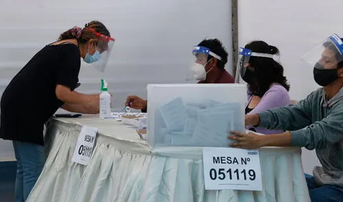 Residentes en el vecino país también podrán participar en comicios. Foto: La República