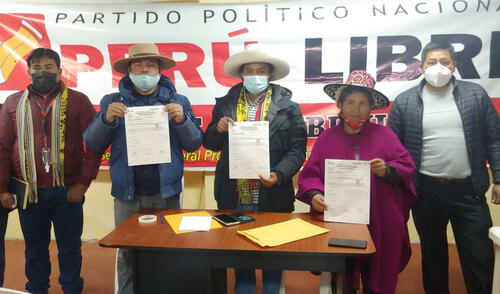 Militantes del partido del lápiz presentaron actas de sufragio. Foto: La República
