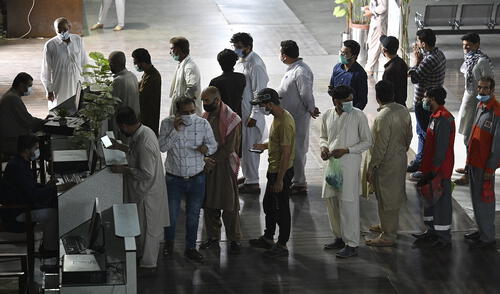 Autoridades sanitarias de una provincia de Pakistán consideran que la agencia estatal de telecomunicaciones debe decidir cómo poner en práctica la medida. Foto: AFP/referencial Autoridades sanitarias de una provincia de Pakistán consideran que la agencia estatal de telecomunicaciones debe decidir cómo poner en práctica la medida. Foto: AFP/referencial