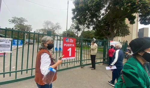 Ministro de Salud mostró su rechazo a marchas convocadas cerca de centros vacunatorios. Foto: Raúl Egúsquiza/URPI-LR