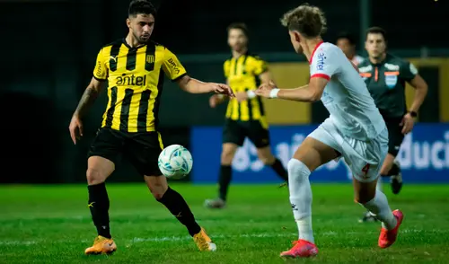 Peñarol enfrenta a Rentistas en el Estadio Campeón del Siglo por el Campeonato Uruguayo. Foto: Twitter Peñarol
