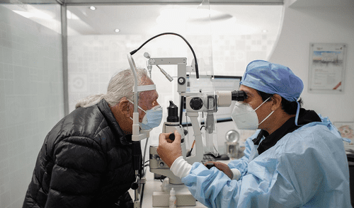 La mayoría de veces, las cataratas aparecen desde los 60 años; sin embargo, hay casos de 35 años.