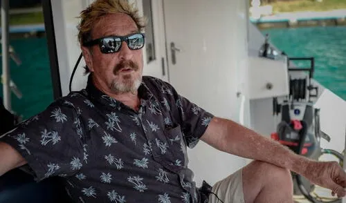 John McAfee, de 75 años, no se arrepiente de su actuación. "Mis activos restantes están todos confiscados (...). No tengo nada. Y no lamento nada". Foto: AFP