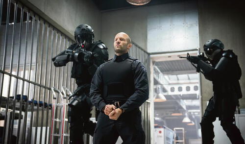 Bajos instintos. Cuarta cinta de Guy Ritchie con Jason Statham es un juego de espejos del crimen.