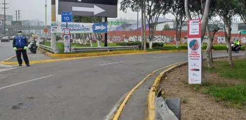Vacunacar de Jockey Plaza no informa a los peatones. Foto: Defensoría del Pueblo Vacunacar de Jockey Plaza no informa a los peatones. Foto: Defensoría del Pueblo