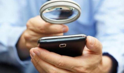 Si encuentras una app desconocida, tendrás que denegarle los permisos y desinstalarla. Foto: Movilling