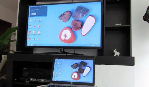 El Smart TV y la computadora deben estar conectados a una misma red. Foto: AlfanoTech