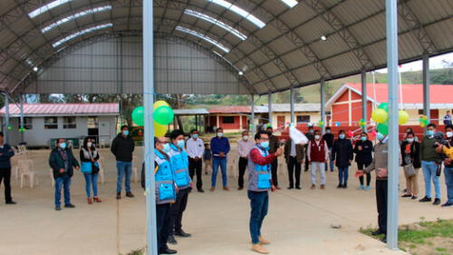 Entregan obra de remodelación de la losa deportiva del colegio Antenor Orrego de Pacopampa (Querocoto-Chota). Foto: Gerencia Sub Regional de Chota. Entregan obra de remodelación de la losa deportiva del colegio Antenor Orrego de Pacopampa (Querocoto-Chota). Foto: Gerencia Sub Regional de Chota.