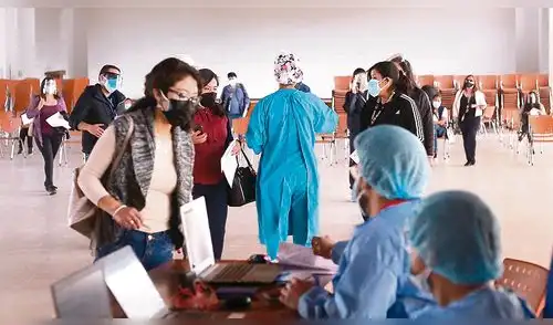 Vacunaron a abogados.