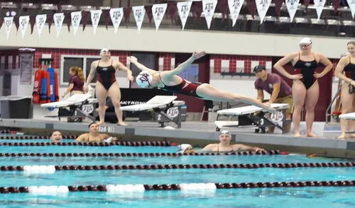 La peruana McKenna DeBever competirá el lunes por los 200 metros individual femenino. Foto: Instagram/McKenna DeBever