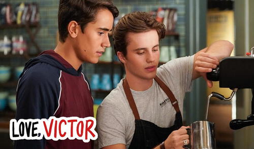 Michael Cimino interpreta a Victor Salazar, mientras que George Sear a Benji. Foto: Hulu