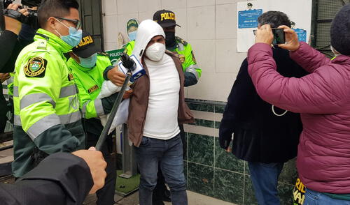 Burgomaestre del Rímac se encuentra detenido en la Comisaría La Huayrona, en SJL. Foto: Deysi Portuguez/URPI-LR Burgomaestre del Rímac se encuentra detenido en la Comisaría La Huayrona, en SJL. Foto: Deysi Portuguez/URPI-LR