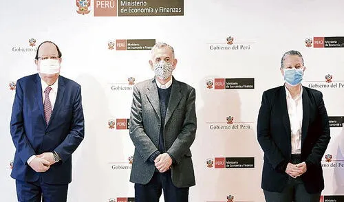 En el MEF. Julio Velarde, Pedro Francke y Socorro Heysen. Foto: difusión