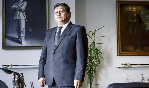 El dato. El ministro de Defensa, Walter Ayala, afirma que en los ascensos militares prevalecerán la meritocracia y la antigüedad para evitar los ‘’amiguismos’'. Foto: Marco Cotrina/La República