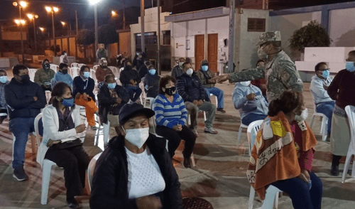 Los miembros del Ejército participaron del proceso de vacunación en horario nocturno y en puntos estratégicos. Foto: Comando Operacional Los miembros del Ejército participaron del proceso de vacunación en horario nocturno y en puntos estratégicos. Foto: Comando Operacional