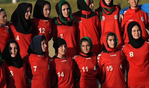 Muchas futbolistas afganas han logrado huir del régimen Talibán. Foto: Twitter/VarskySports Muchas futbolistas afganas han logrado huir del régimen Talibán. Foto: Twitter/VarskySports