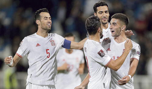 Feliz. Ferrán Torres celebra el gol que sentenció el partido. Foto: difusión