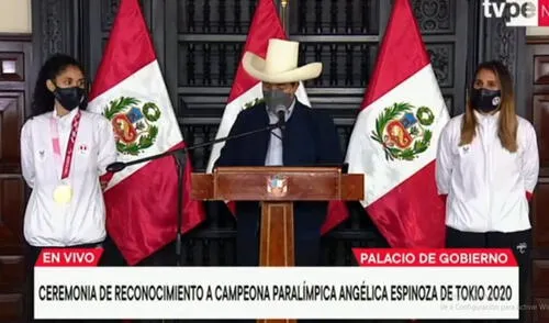 Pedro Castillo recibió en Palacio de Gobierno a la campeona paralímpica y a su entrenadora. Foto: Tv Perú.