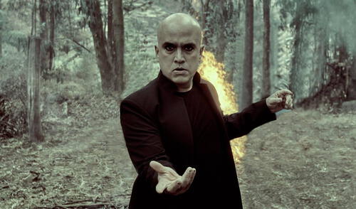 Carlos Compson nos entrega cada vez más, un abanico de conceptos bien elaborados que giran alrededor de lo oscuro. Foto: Carlos Compson/Instagram