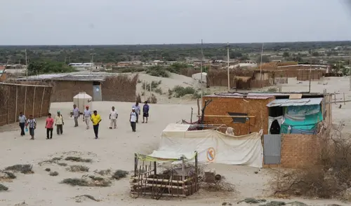 Pobladores del kilómetro 980 viven en medio de la polvareda y piden construcción de módulos. Foto: La República