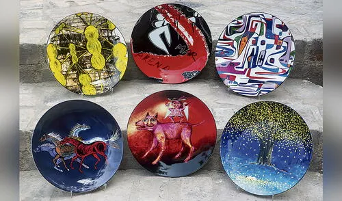 Platos. Con pintura de Llona, Runcie Tanaka, Víctor Pimentel, Delfín, Quintanilla y David Villalba. Foto: difusión