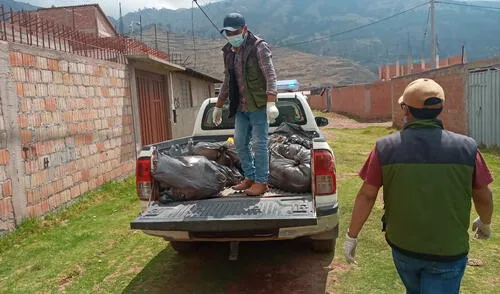 Personal de comuna distrital realizó el levantamiento de cuerpos. Foto: Municipalidad de Saylla