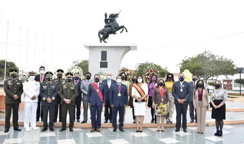 Autoridades regionales y locales rindieron homenaje a Andrés Rázuri. Foto: GRLL