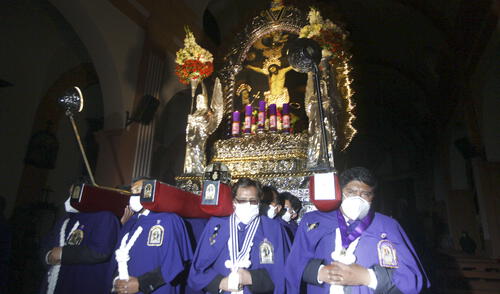 Procesiones en honor al Señor de los Milagros se retomaron este año.  Foto: Juan Carlos Cisneros/ La República